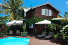 Chalet de 3 chambres avec piscine partagee jacuzzi et jardin amenage a Vincendo Saint Joseph